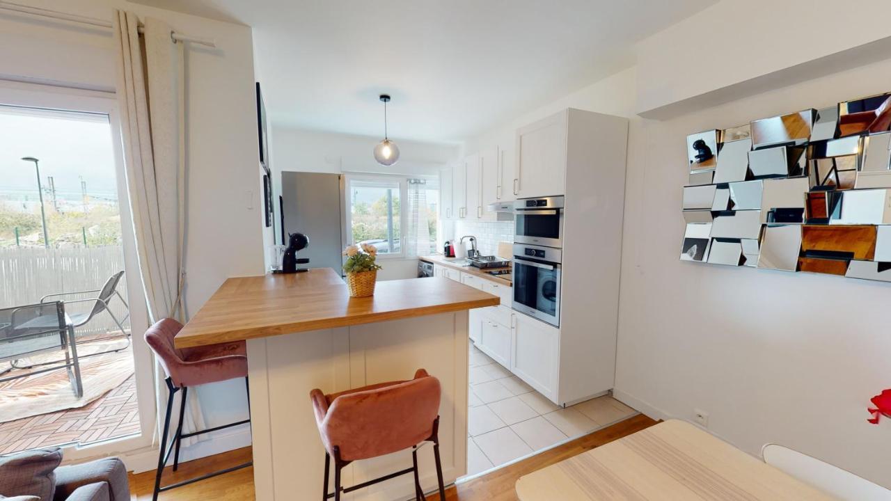 Апартаменты Live Like A Local Stylish 2Br With Balcony & Parking Сен-Дени Экстерьер фото